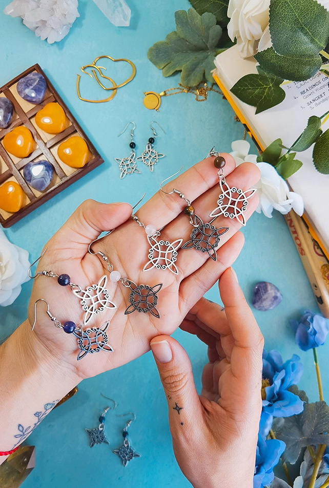 Aros Nudo de Bruja con Cristales
